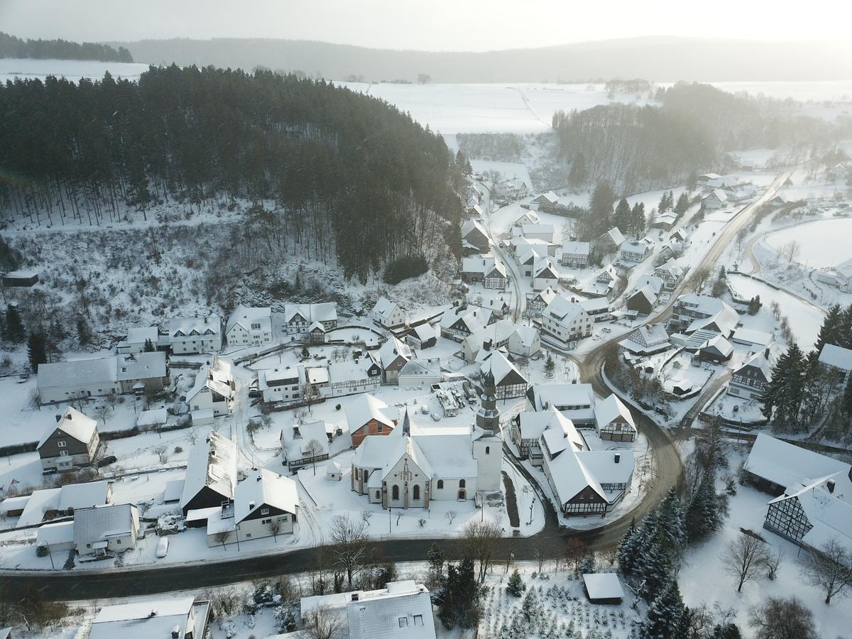 Lauras Landhauspension Медебах Экстерьер фото